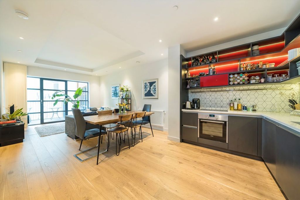 Property photo 2 of 7