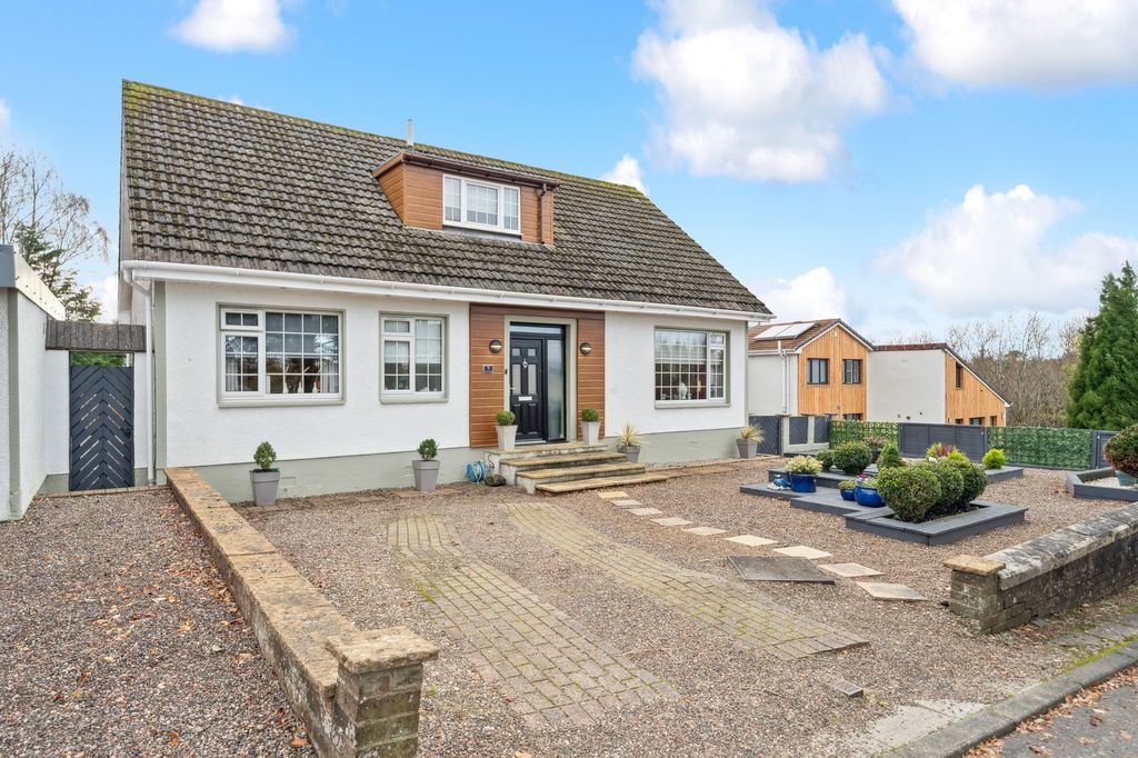 Property photo 2 of 39