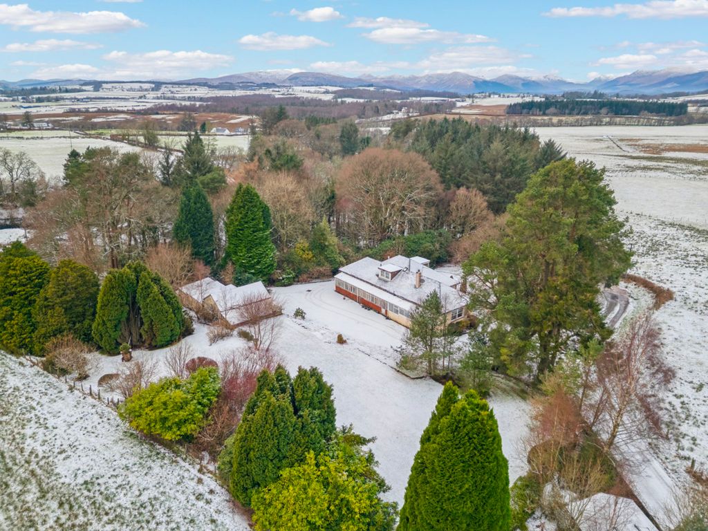 Property photo 3 of 36