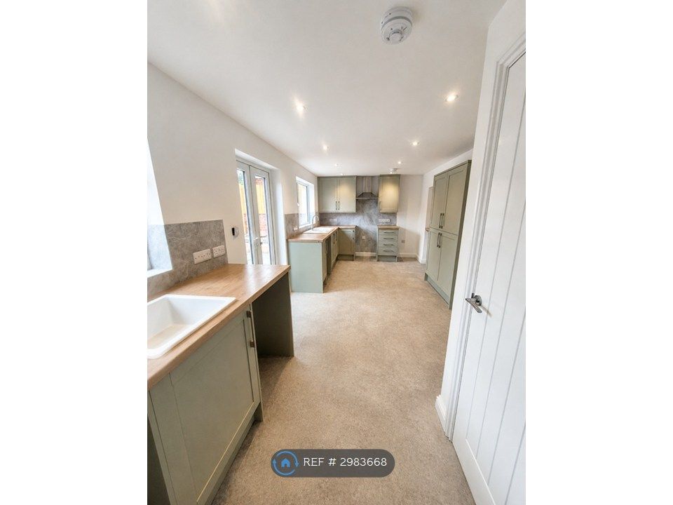 Property photo 1 of 28 Kitchen