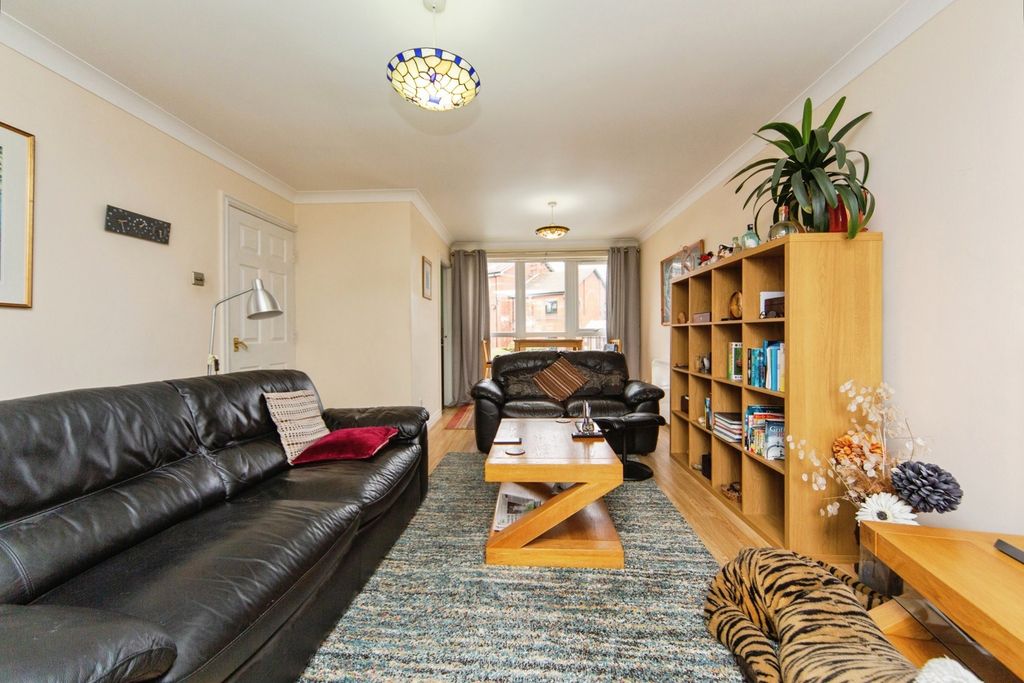 Property photo 3 of 16 Pbox-Img.Jpg