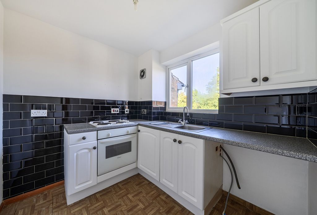 Property photo 2 of 12 1467670-8-6A15d73...