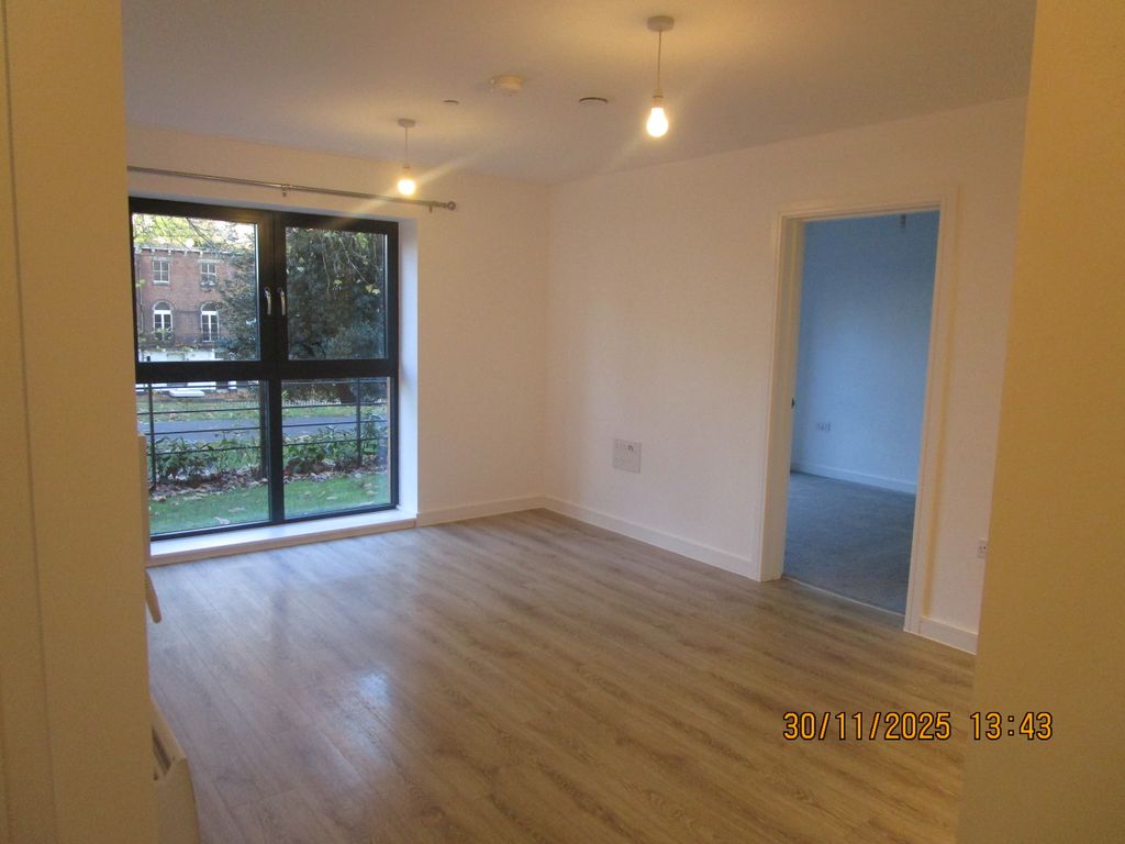 Property photo 2 of 14 Spacious Lounge