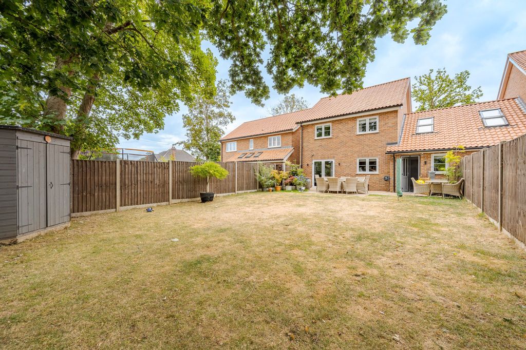 Property photo 2 of 20