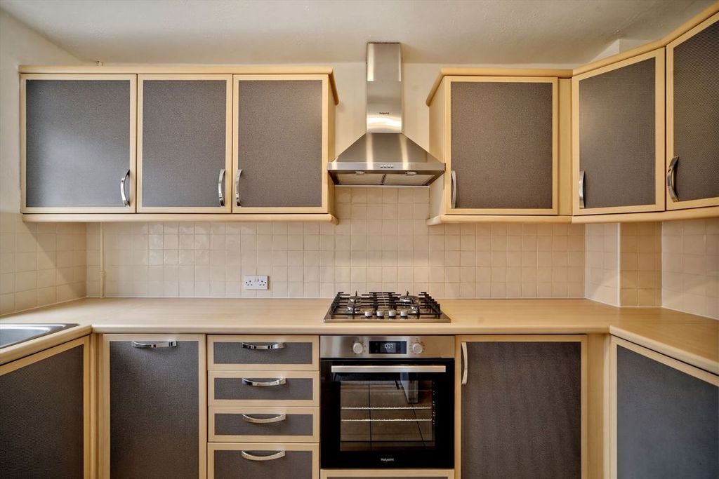 Property photo 3 of 5