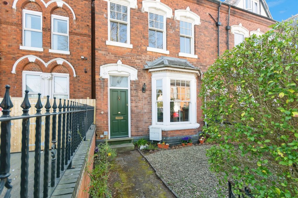 Property photo 1 of 33