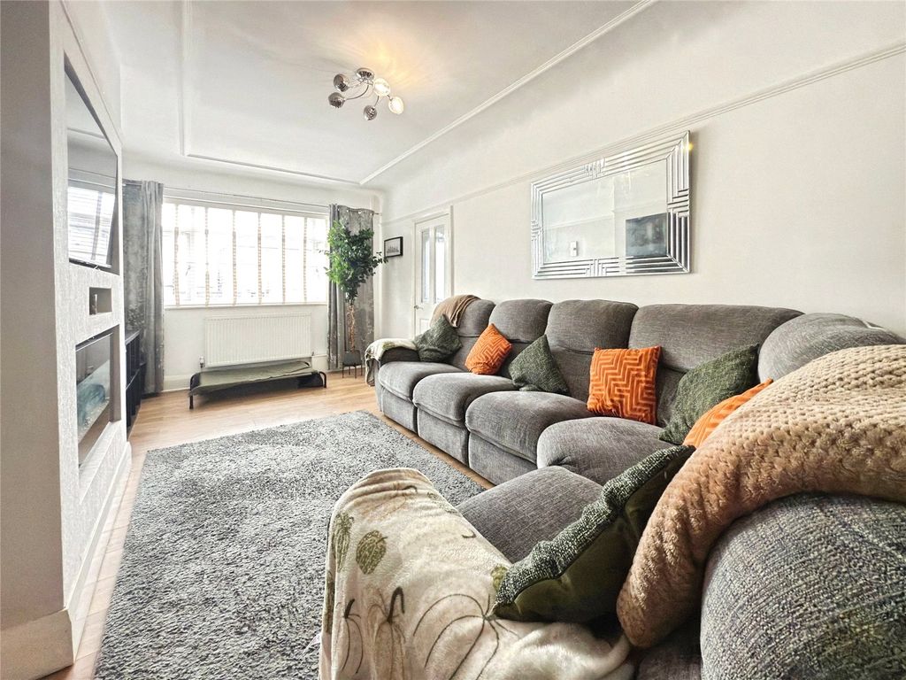 Property photo 3 of 18 Picture No. 03