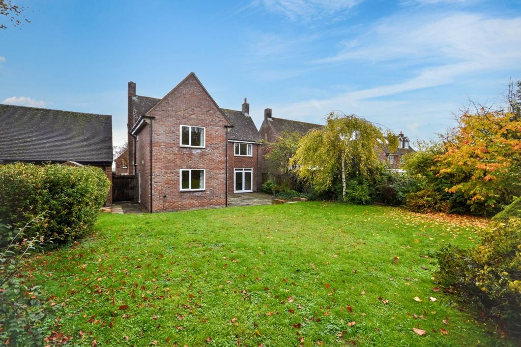 Property photo 2 of 22