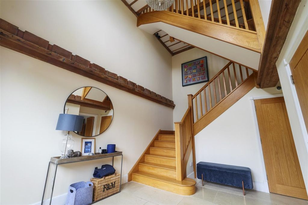 Property photo 3 of 24