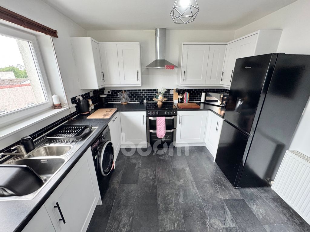 Property photo 3 of 19 Maybole Road, Port Glasgow Kitchen Pic