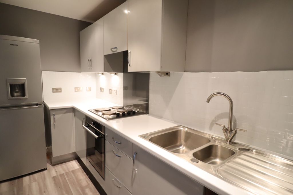 Property photo 2 of 6 14 The Sidings Kit