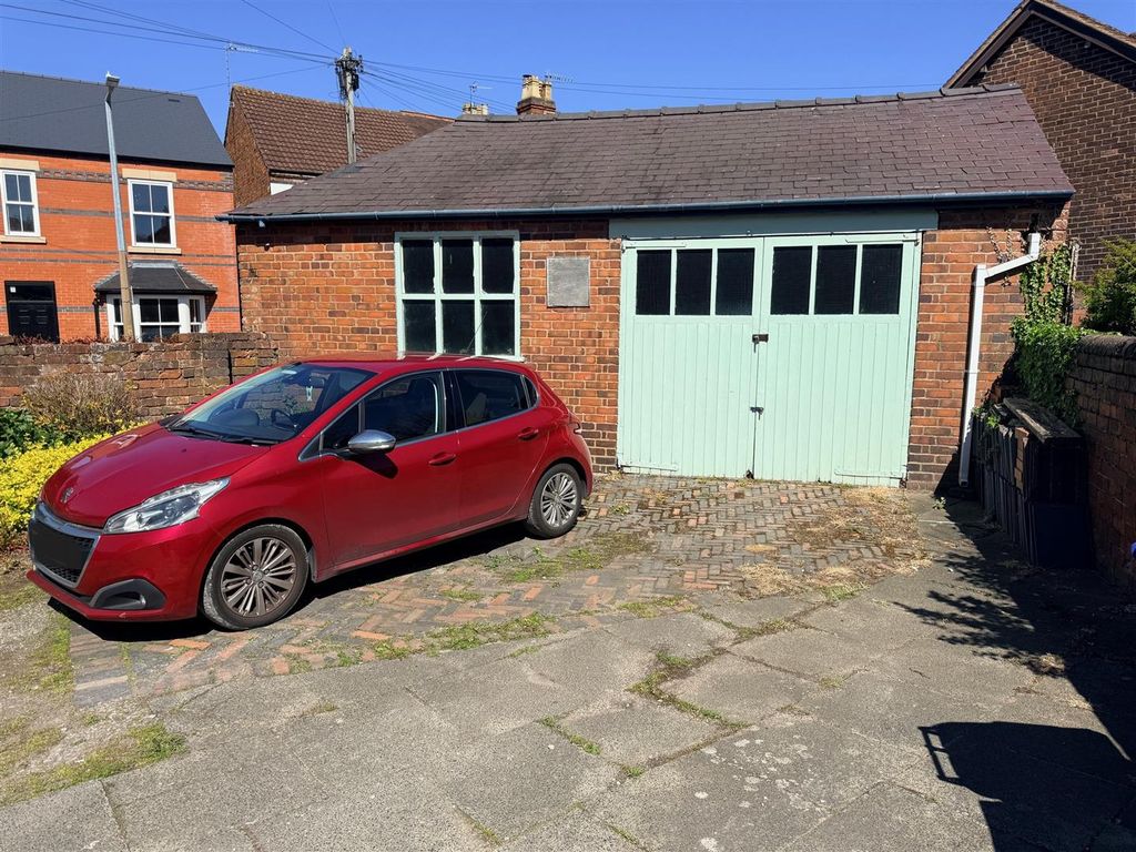 Property photo 2 of 3