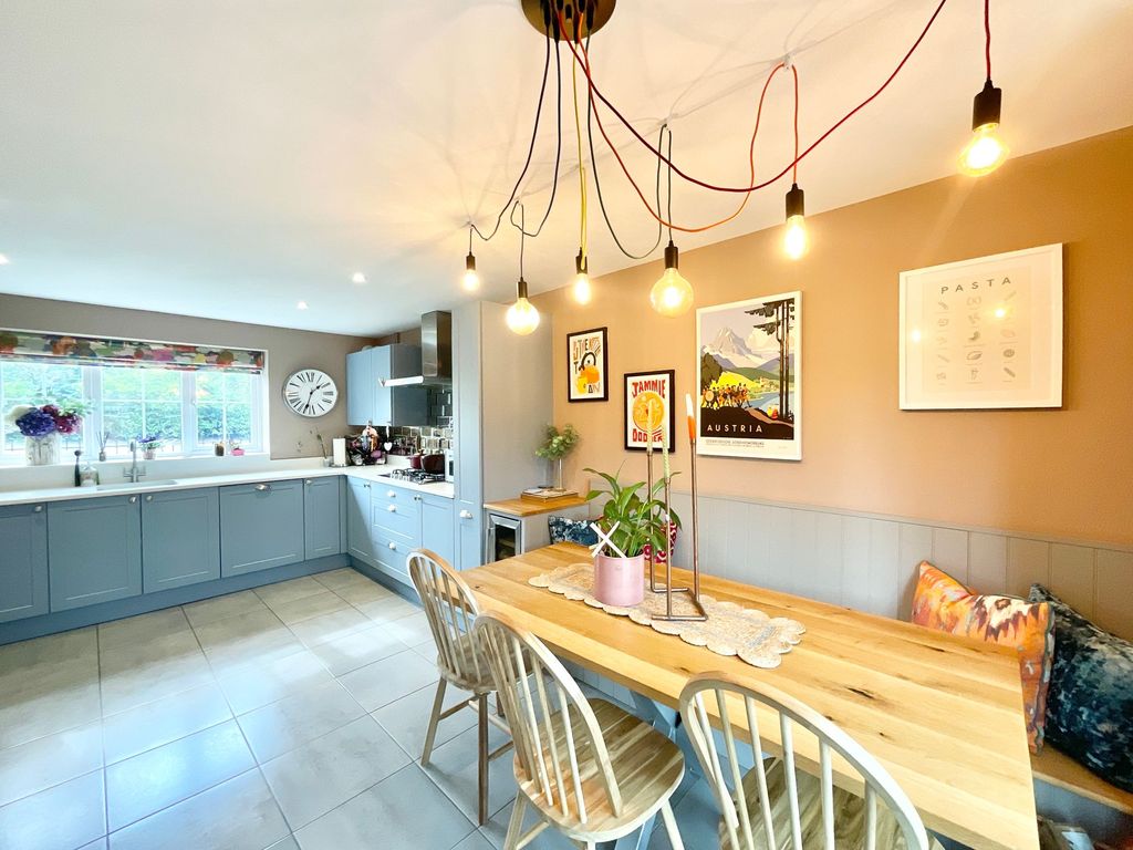 Property photo 2 of 34