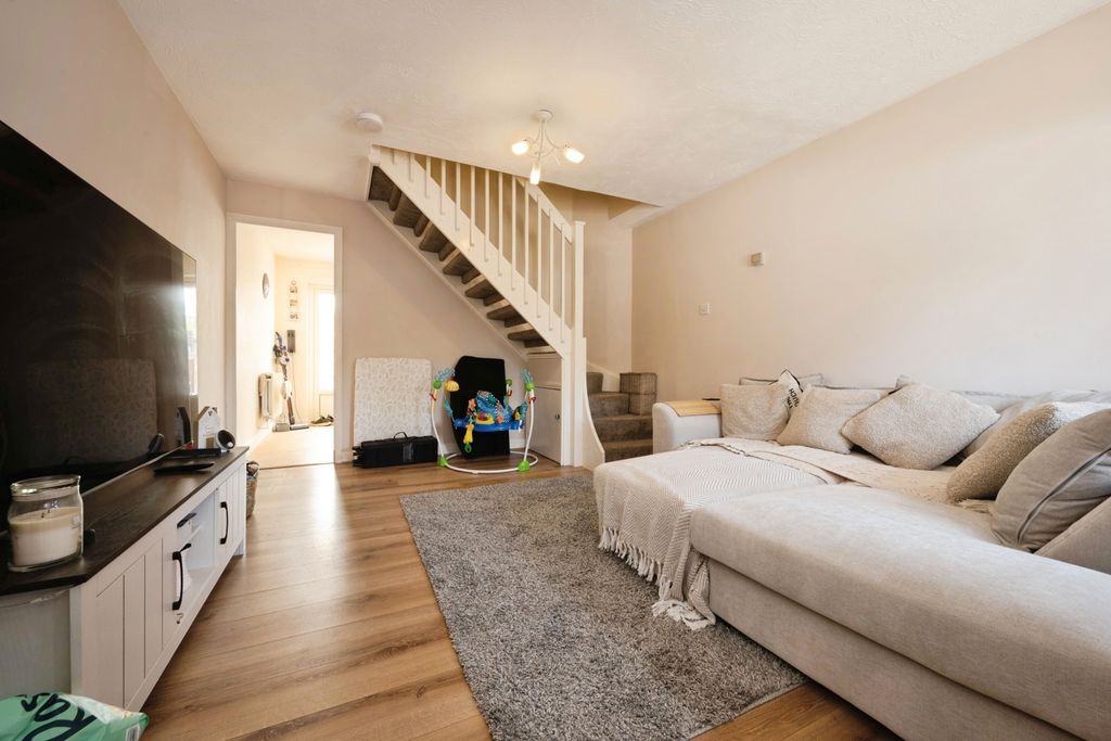 Property photo 3 of 16 Pbox-Img.Jpg