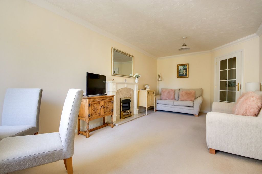 Property photo 3 of 11