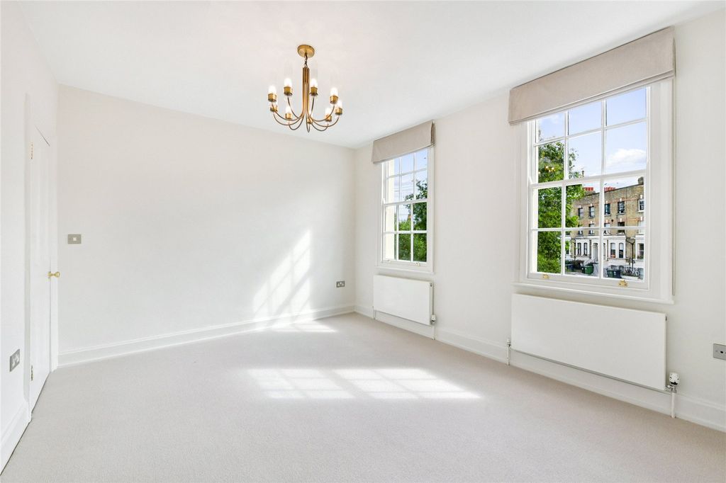 Property photo 3 of 18 Picture No. 08