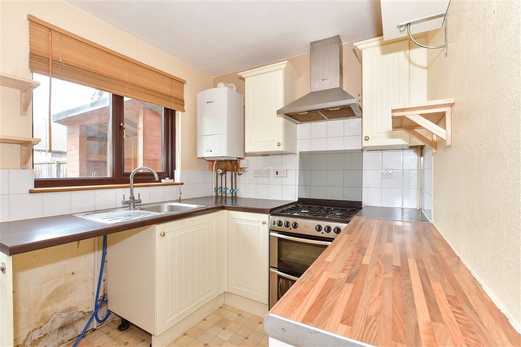 Property photo 3 of 16 Kitchen