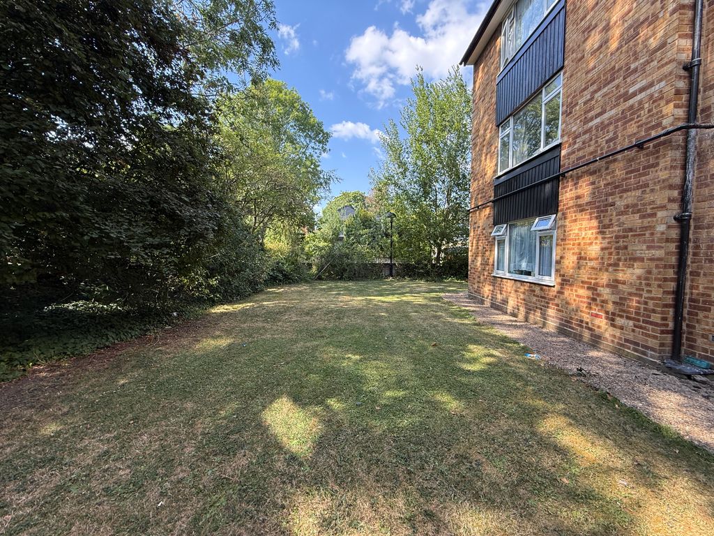 Property photo 2 of 8