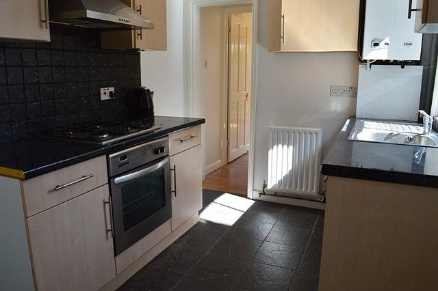 Property photo 2 of 7 Kitchen