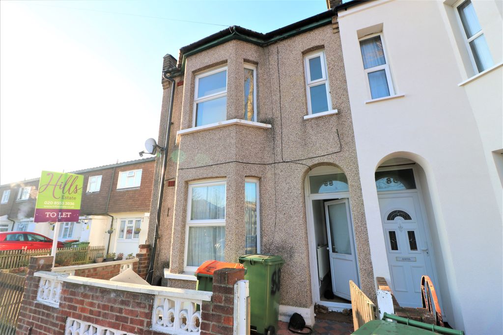 Property photo 1 of 3