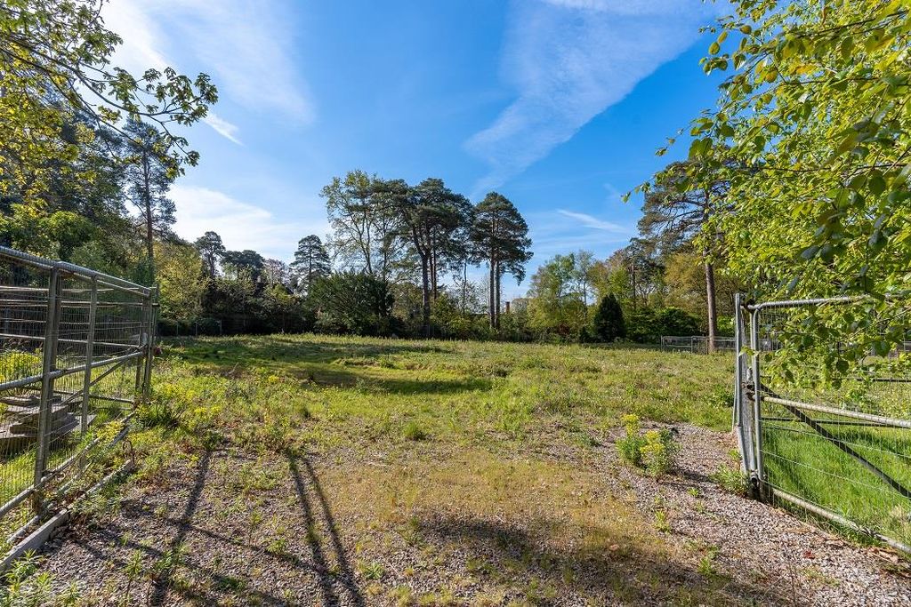 Property photo 2 of 12 Image