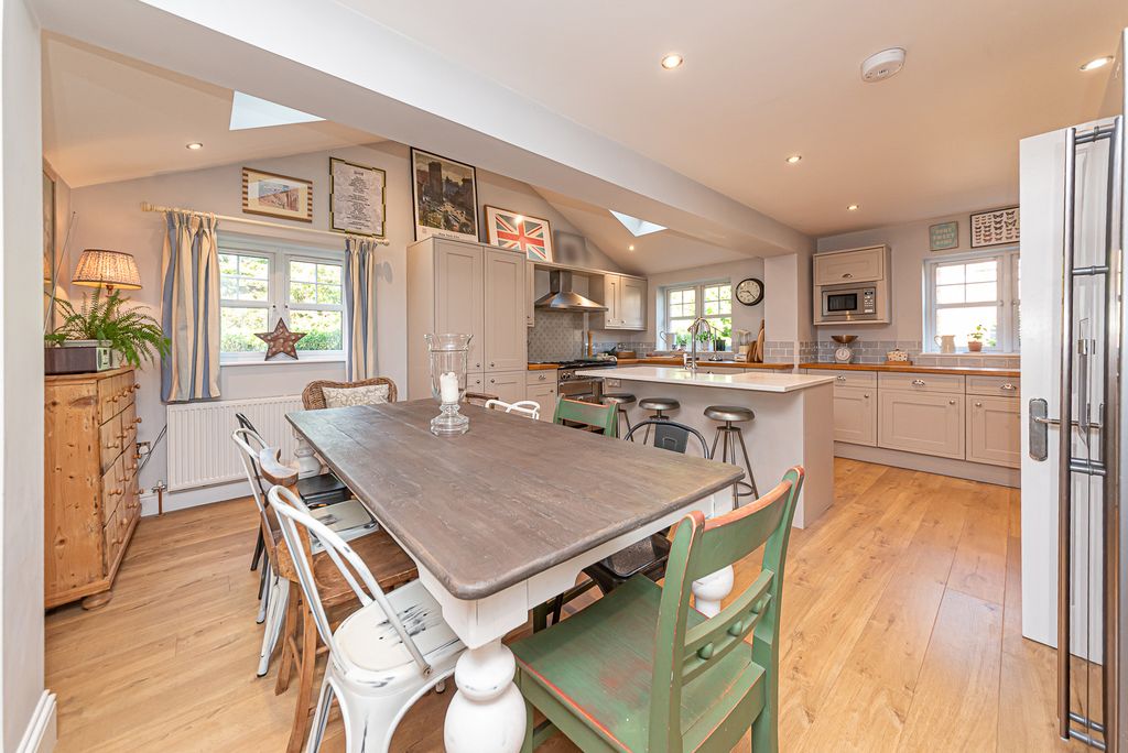 Property photo 2 of 17 Open Plan Dining Area