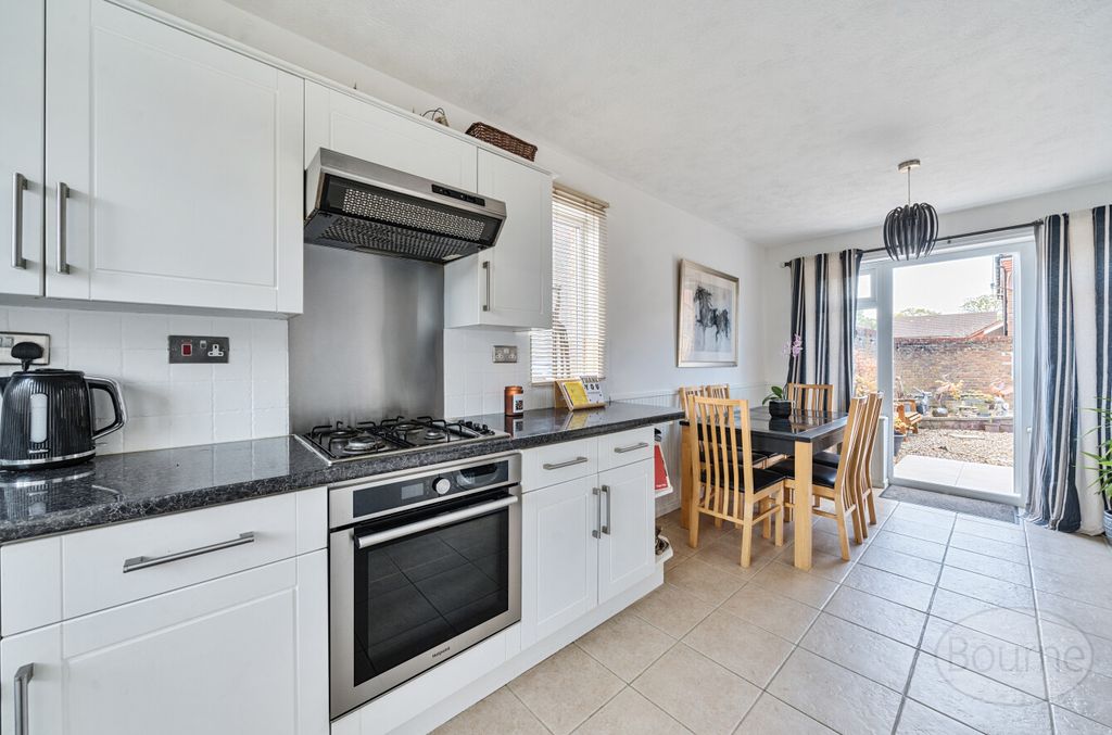 Property photo 2 of 20 7294802E-B526-4E5...