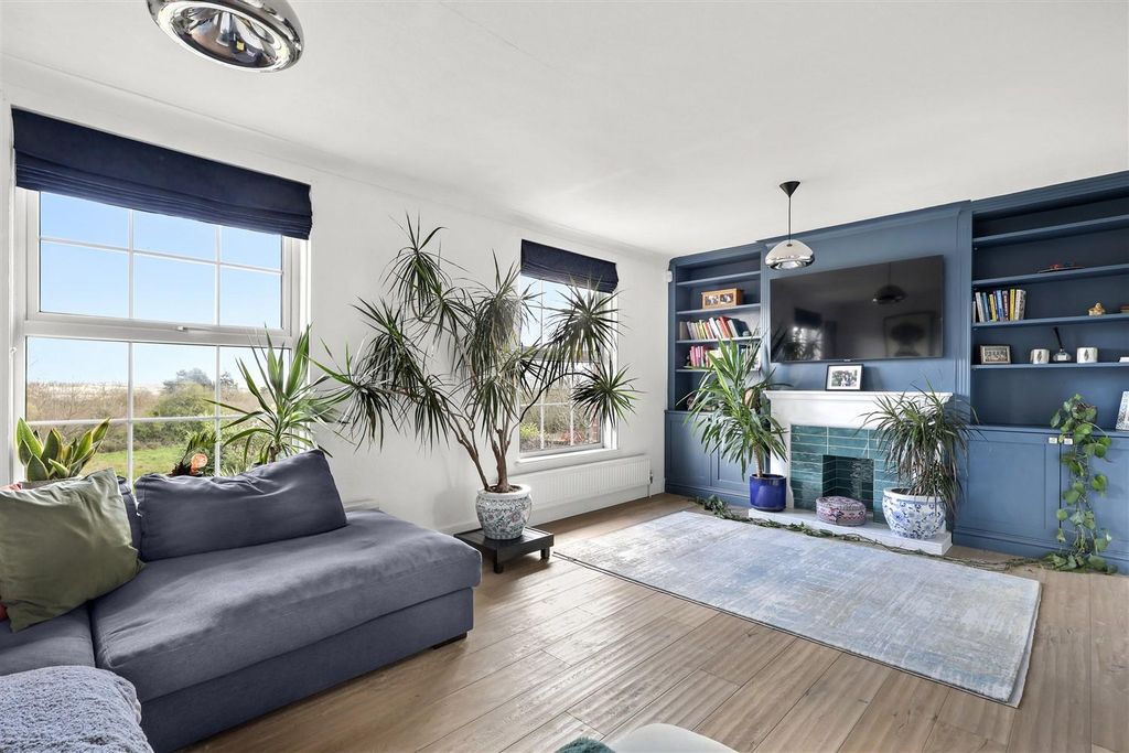 Property photo 3 of 29 4D4A2328.Jpg