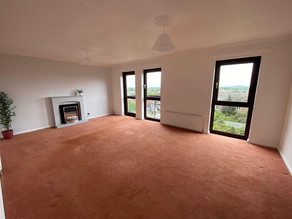 Property photo 3 of 14 Living Room.Jpg