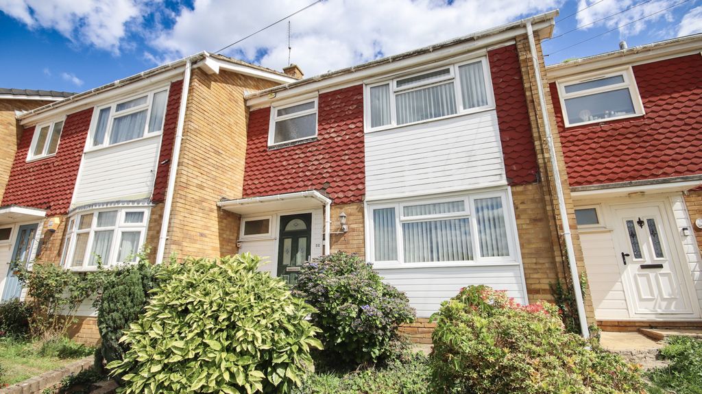 Property photo 1 of 10 3 Double Bedroom Terraced For Sale, Tenant In-Situ, Rental Yield Of 6%!