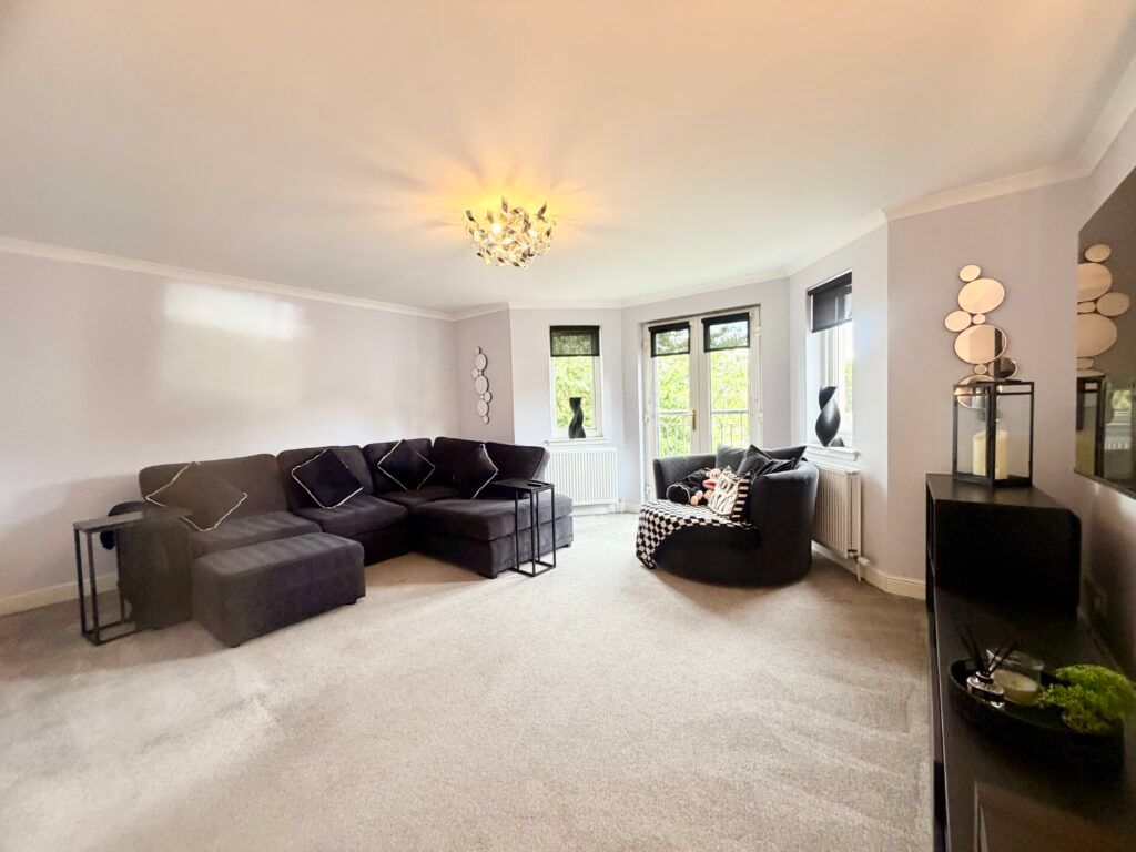 Property photo 3 of 11