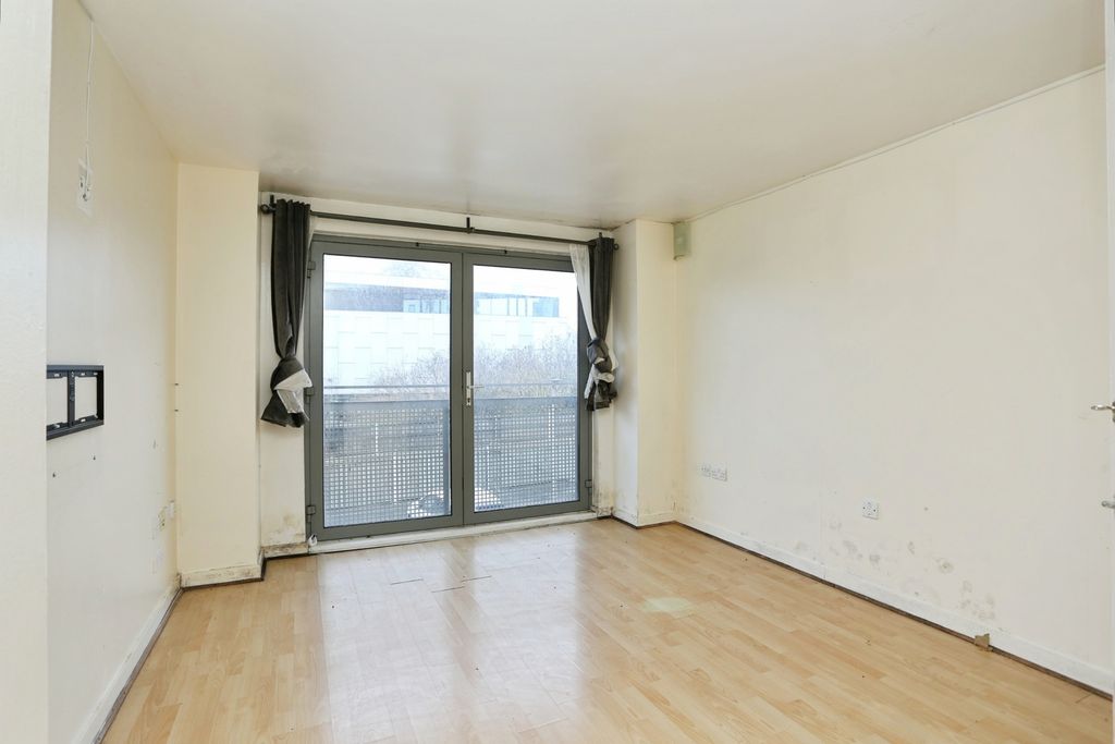 Property photo 2 of 10 Pbox-Img.Jpg