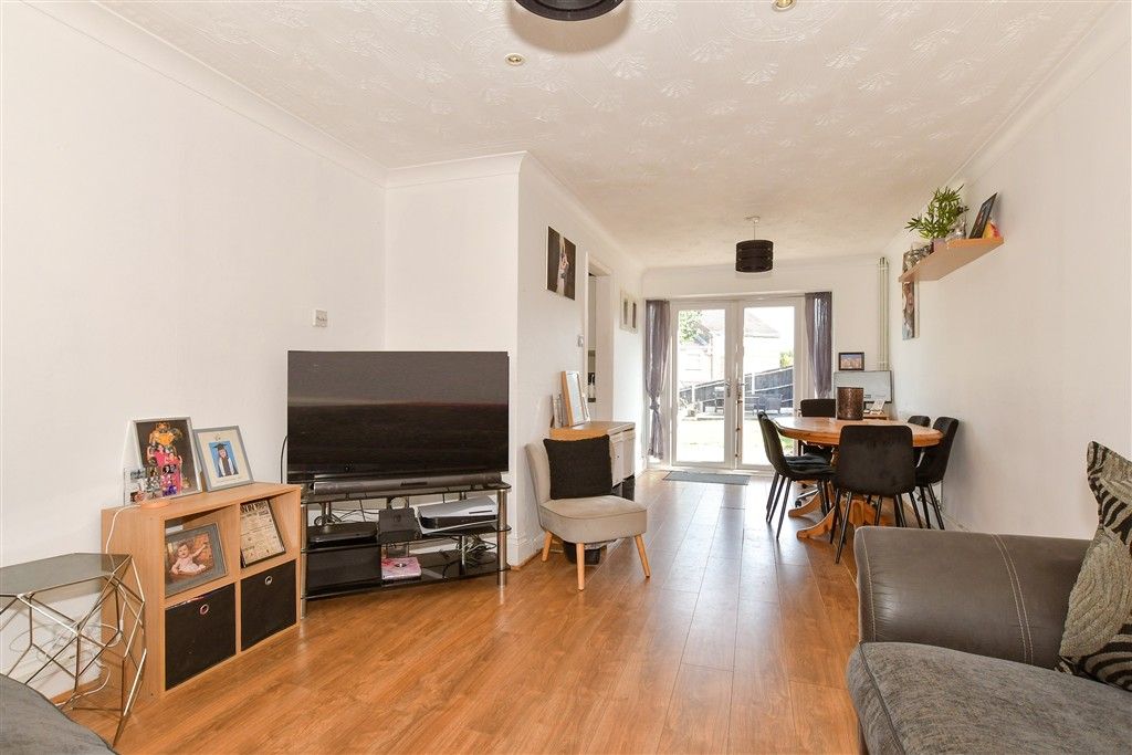 Property photo 3 of 9 Lounge/Diner