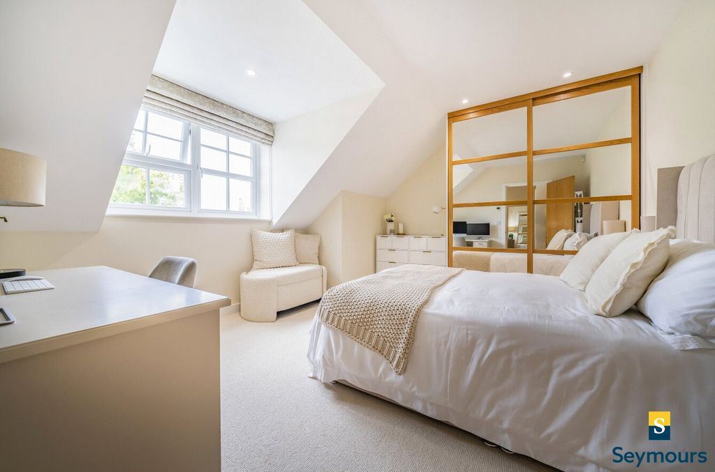 Additional image 14 of 2 bed flat for saleGuildford, Surrey GU1
