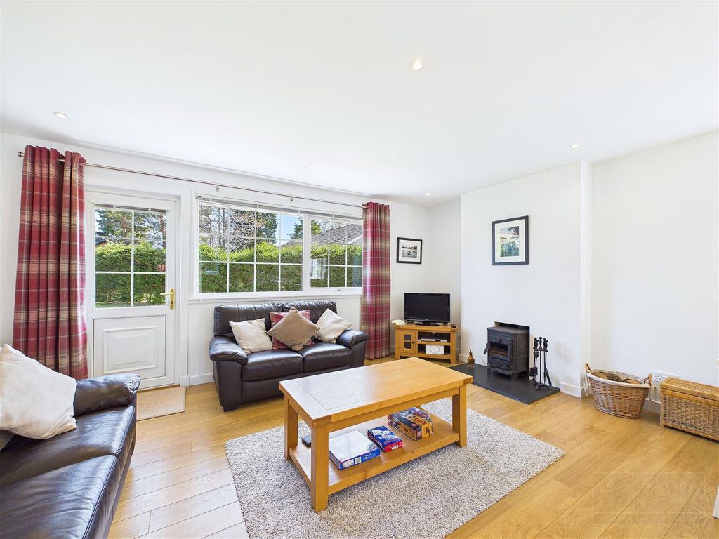 Property photo 2 of 26 Sitting Room