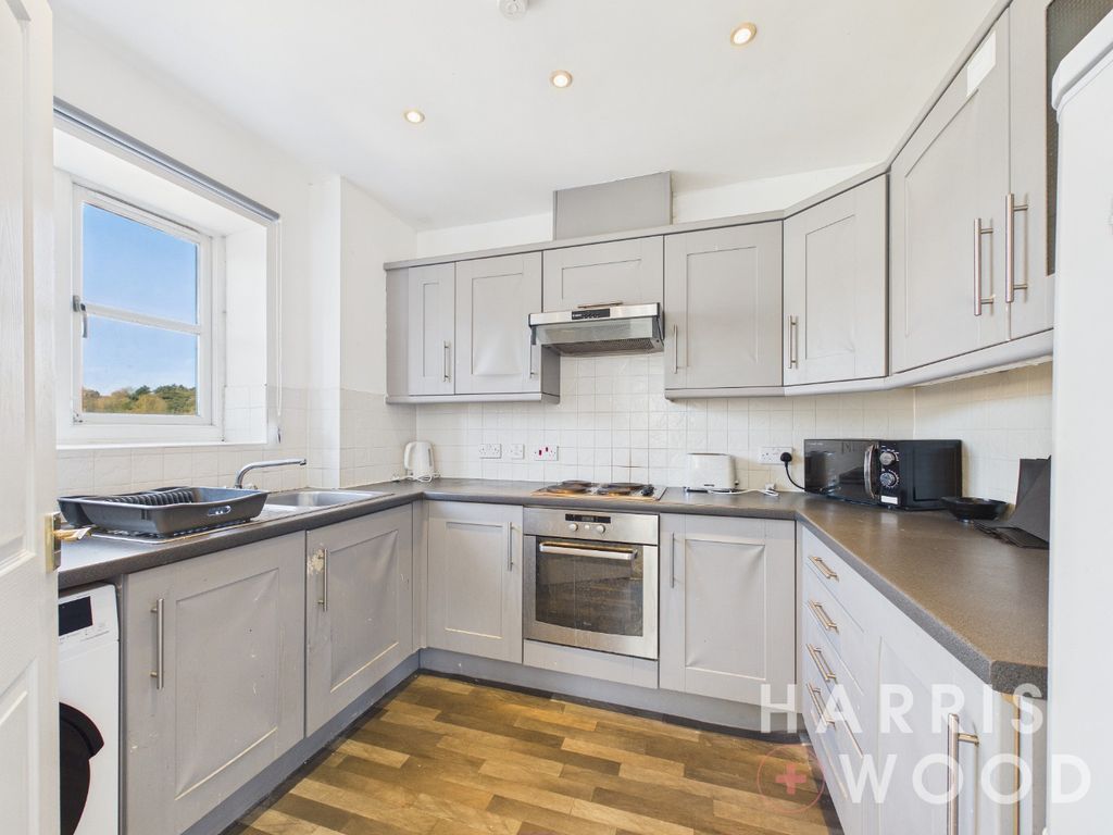 Property photo 2 of 14 4914602