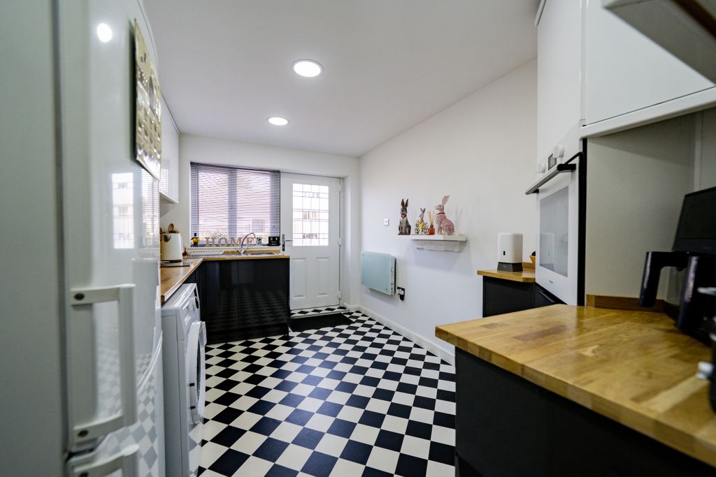 Property photo 3 of 17 Dsc07326