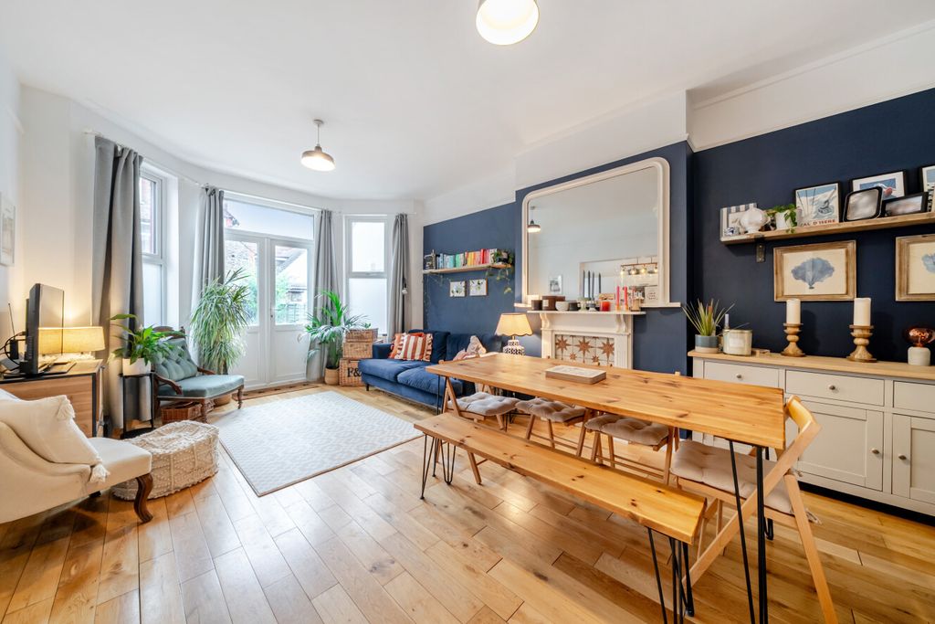 Property photo 1 of 11 1482799-15-6A43ba...