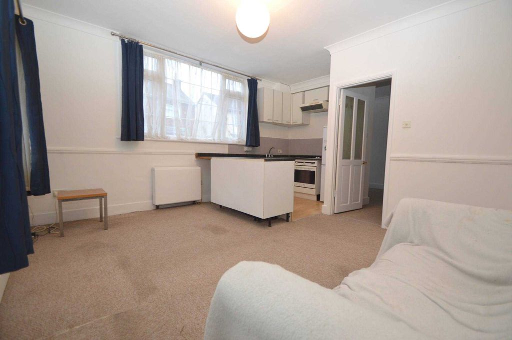 Property photo 2 of 5