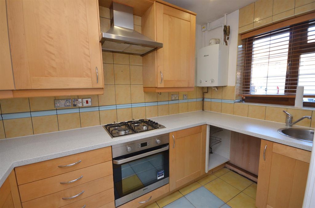 Property photo 3 of 4 Kitchen