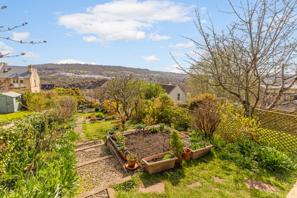 Property photo 2 of 19