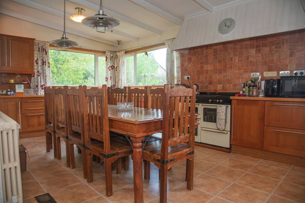 Property photo 3 of 16 Picture No. 02