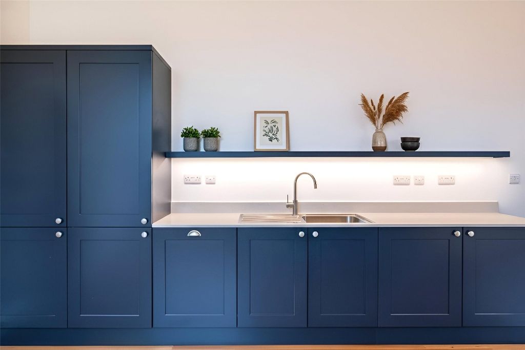 Property photo 2 of 11 Kitchen Example