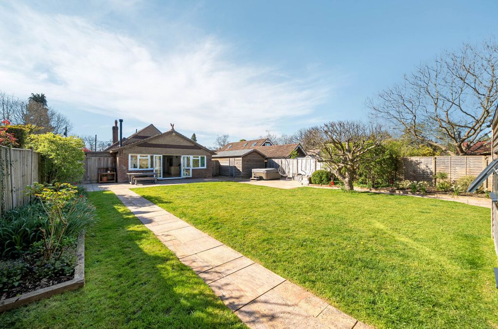 Property photo 3 of 21 1437717-18-69d528...