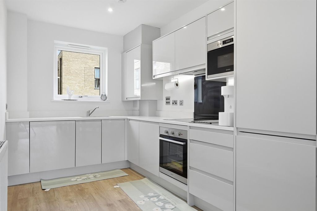 Property photo 2 of 13 15_Img_9063.Jpg