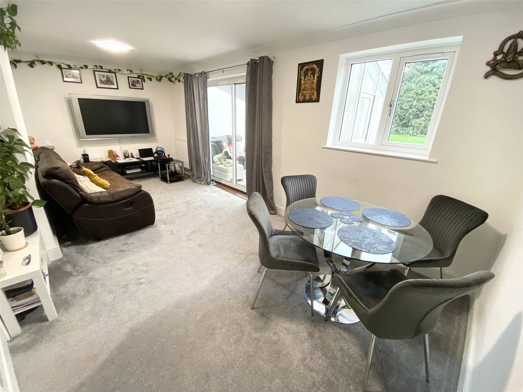 Property photo 3 of 24 Picture No. 13