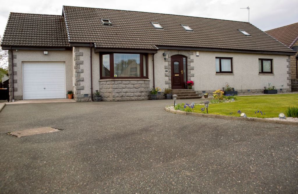 Property photo 1 of 30