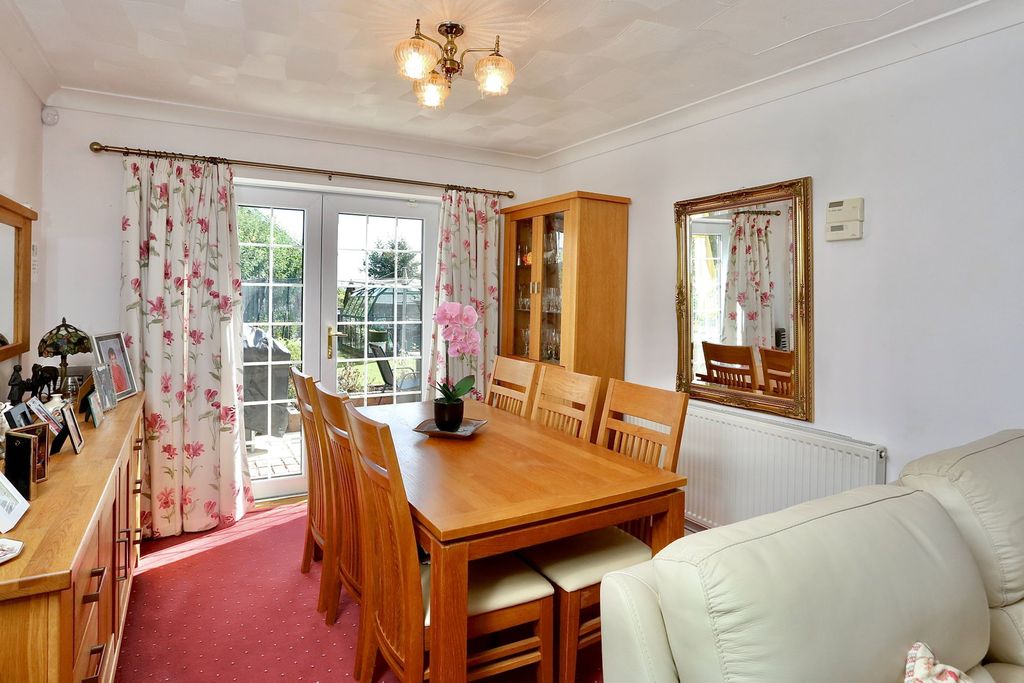 Property photo 3 of 36