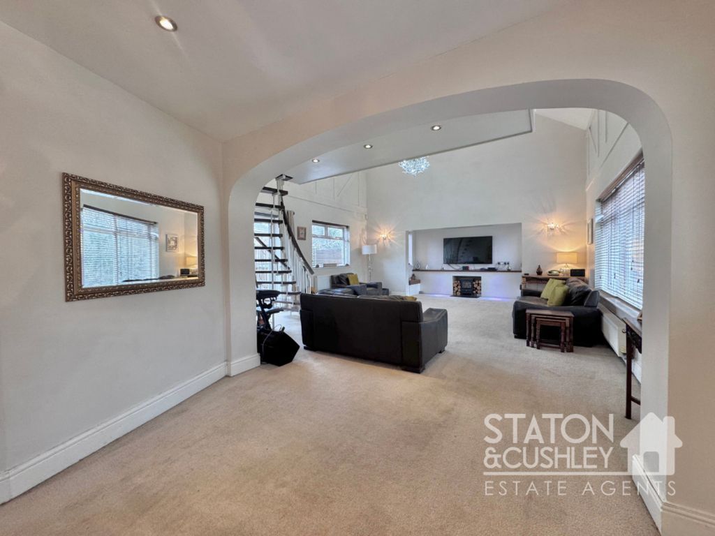 Property photo 3 of 32