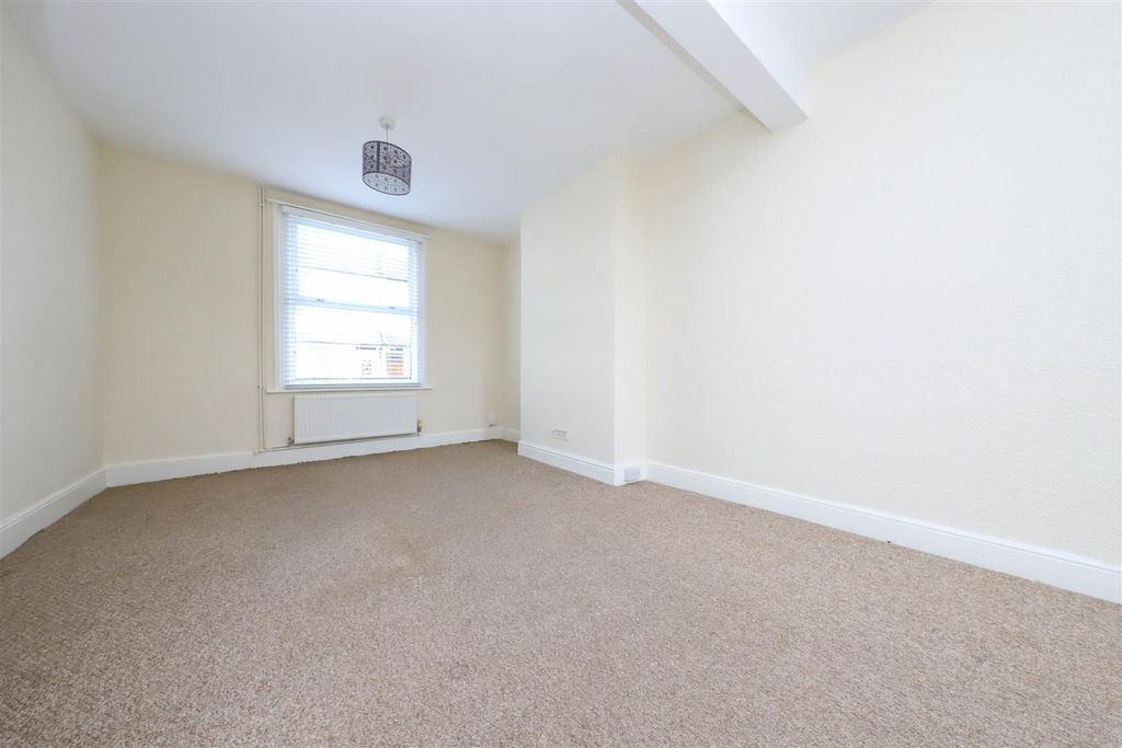 Property photo 2 of 9 Nicholas James Wolseley Living 1.Jpg